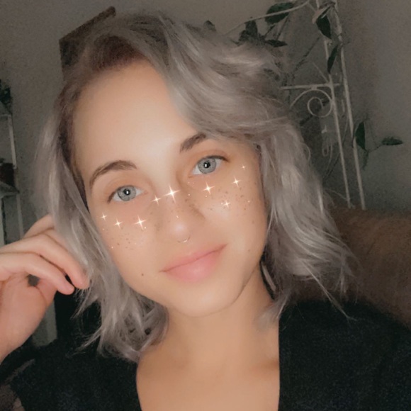 Meet your Posher, Hannah - Picture 1 of 1